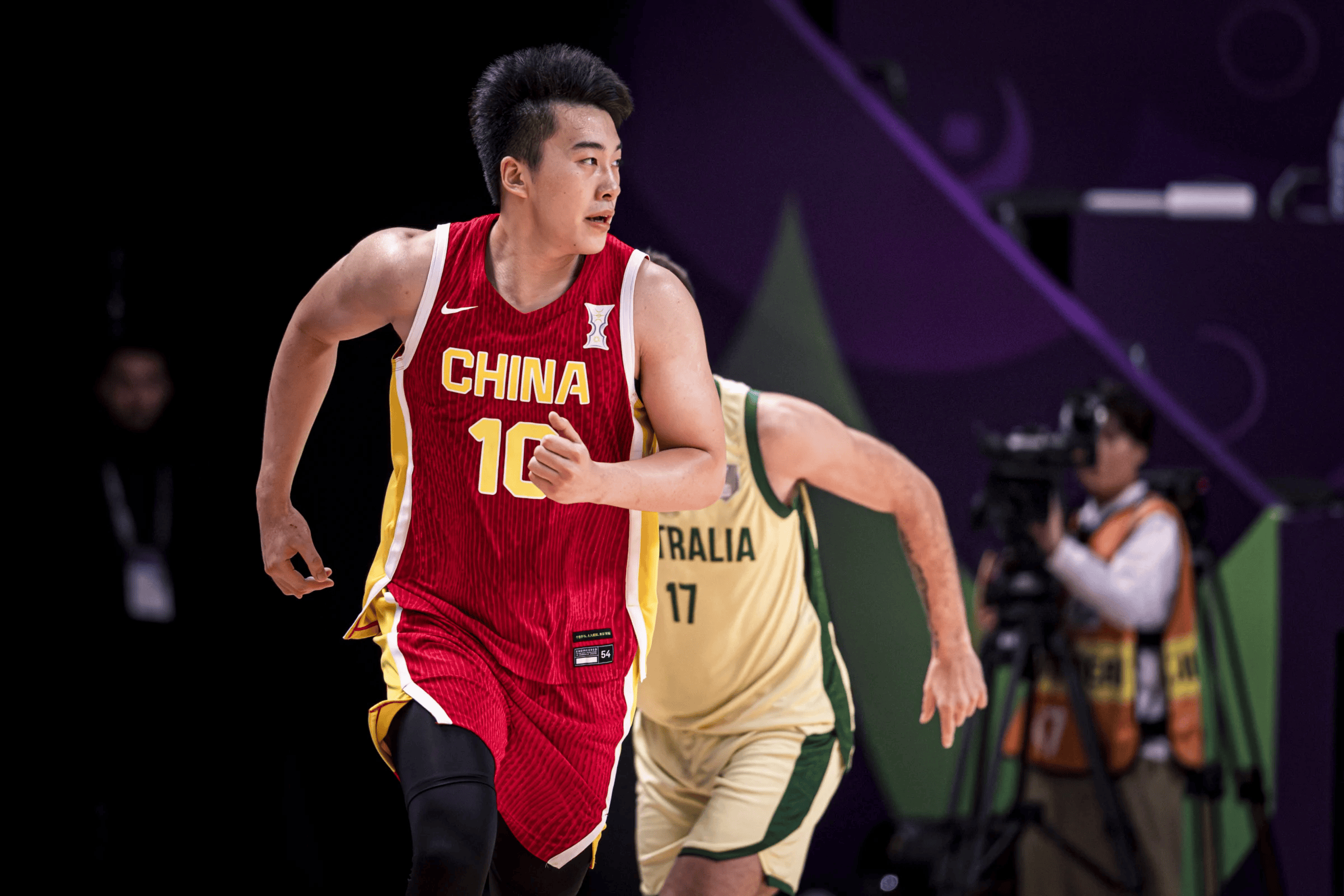 他以往在自, amp