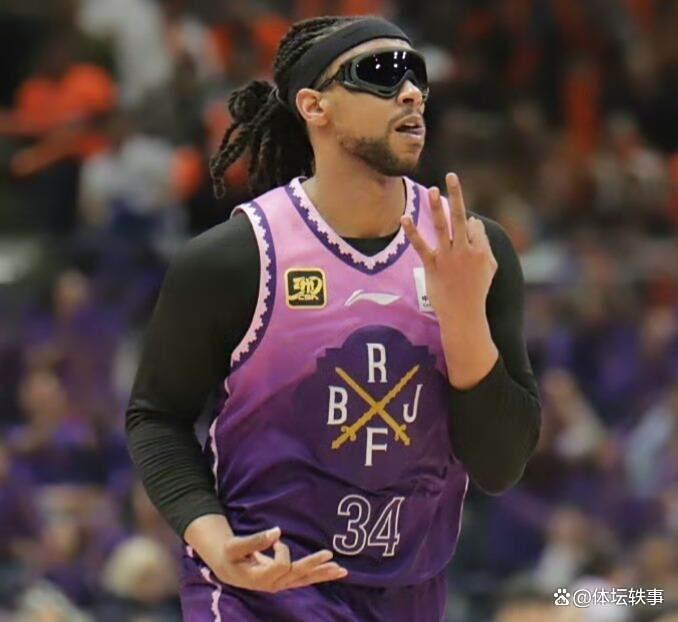 与空间的战, 独撑禁区, 围绕萨林杰 与空间的战, 独撑禁区, 围绕萨林杰