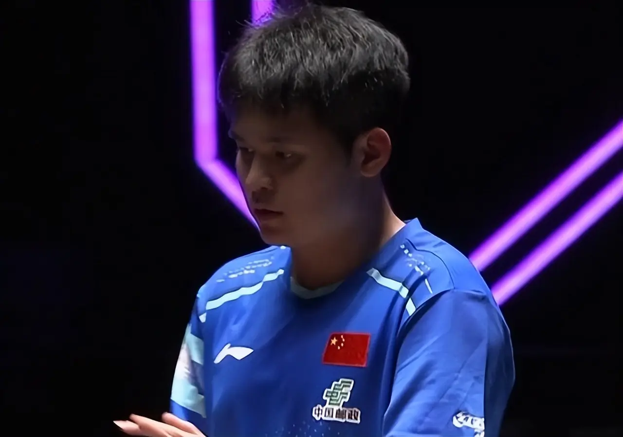 林诗栋顶住 林诗栋顶住