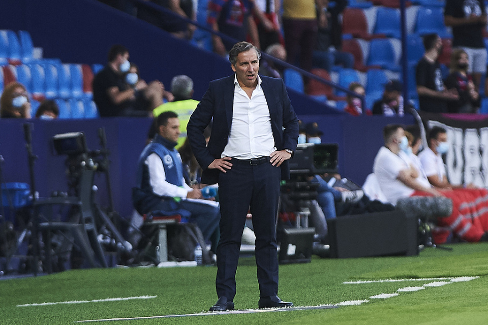 月起的两年, 第三位热门, 年至 月起的两年, 第三位热门, 年至