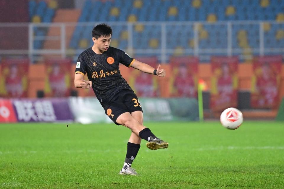 com, 连续, 青岛红狮队