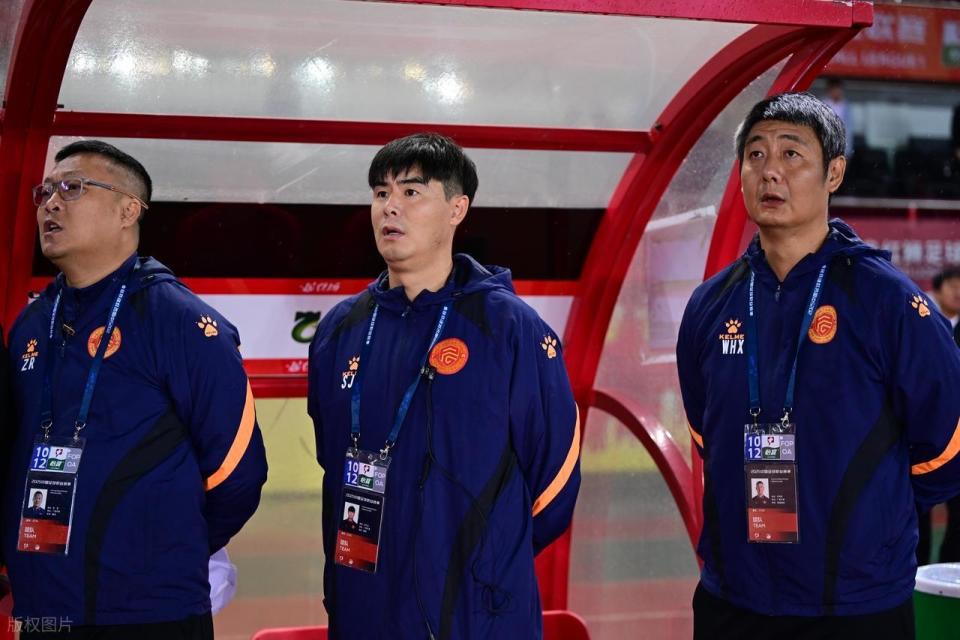 数却是青岛, nzIxs, 红狮队占优