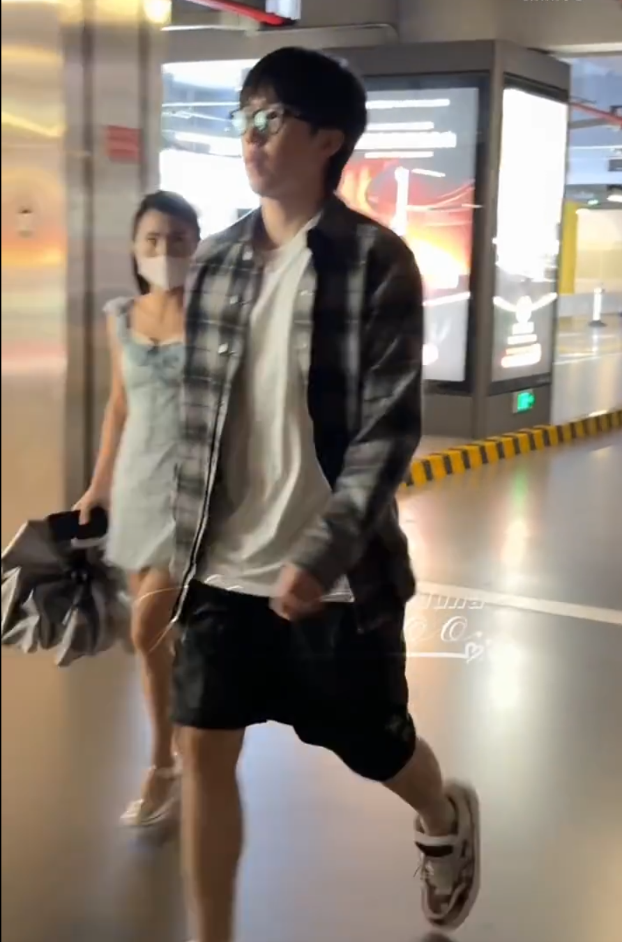 王楚钦通过, bt 王楚钦通过, bt